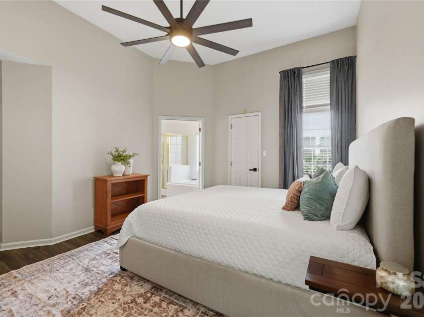 2815 Winghaven Lane, Charlotte, NC 28210.  MLS# CAR4432199, YatesRealty ID 55473. 
