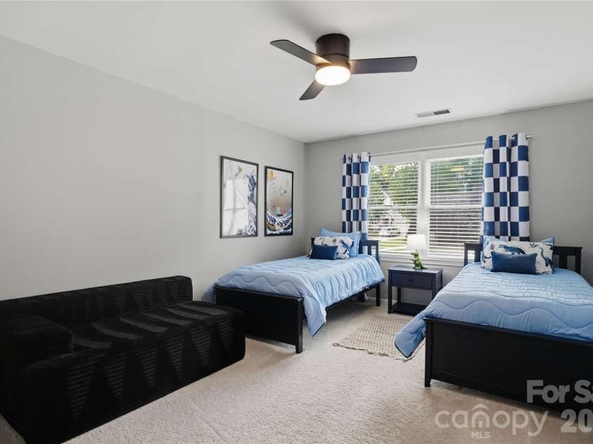 2815 Winghaven Lane, Charlotte, NC 28210.  MLS# CAR4432199, YatesRealty ID 55473. 