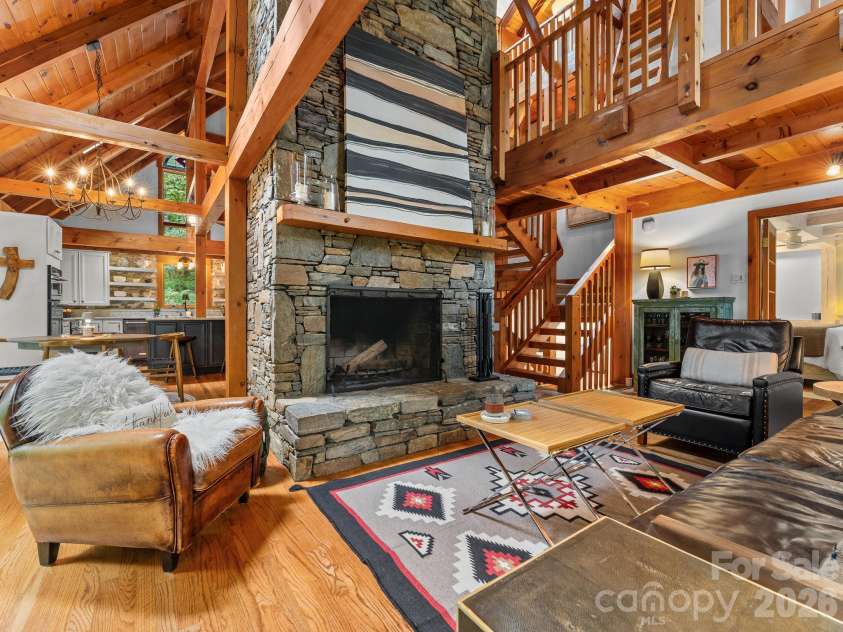 148 Tsisqua Circle, Brevard, NC 28712.  MLS# CAR4422473, YatesRealty ID 55475. 