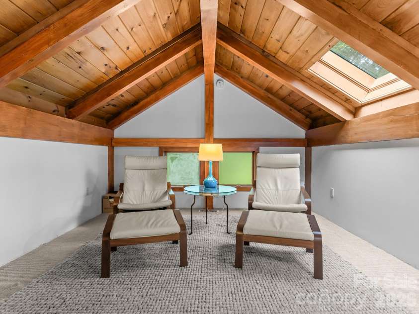 148 Tsisqua Circle, Brevard, NC 28712.  MLS# CAR4422473, YatesRealty ID 55475. 