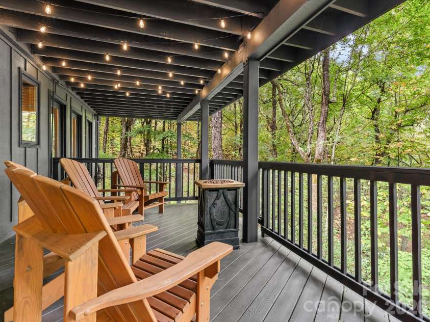 148 Tsisqua Circle, Brevard, NC 28712.  MLS# CAR4422473, YatesRealty ID 55475. 