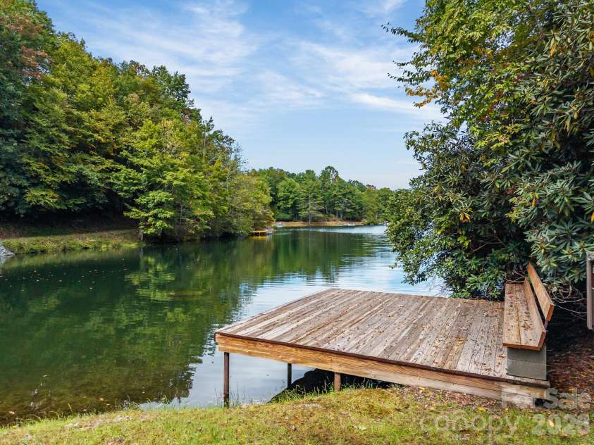 148 Tsisqua Circle, Brevard, NC 28712.  MLS# CAR4422473, YatesRealty ID 55475. 