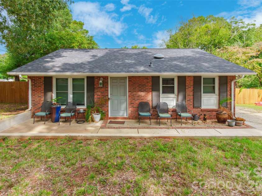 1109 Pinewood Road, Rock Hill, SC 29730.  MLS# CAR4430973, YatesRealty ID 55479. 