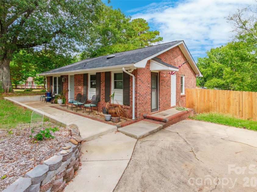 1109 Pinewood Road, Rock Hill, SC 29730.  MLS# CAR4430973, YatesRealty ID 55479. 