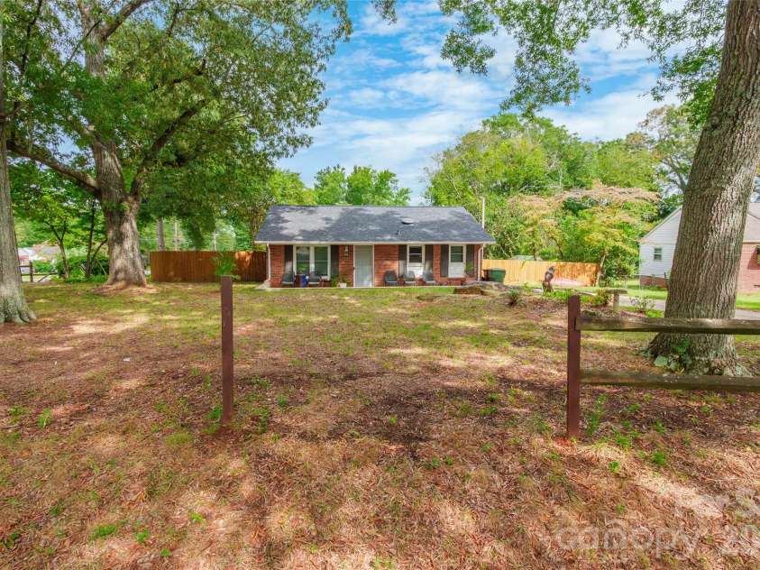 1109 Pinewood Road, Rock Hill, SC 29730.  MLS# CAR4430973, YatesRealty ID 55479. 