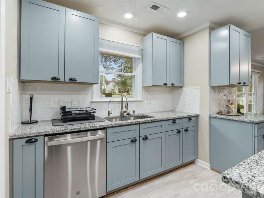 1109 Pinewood Road, Rock Hill, SC 29730.  MLS# CAR4430973, YatesRealty ID 55479. 