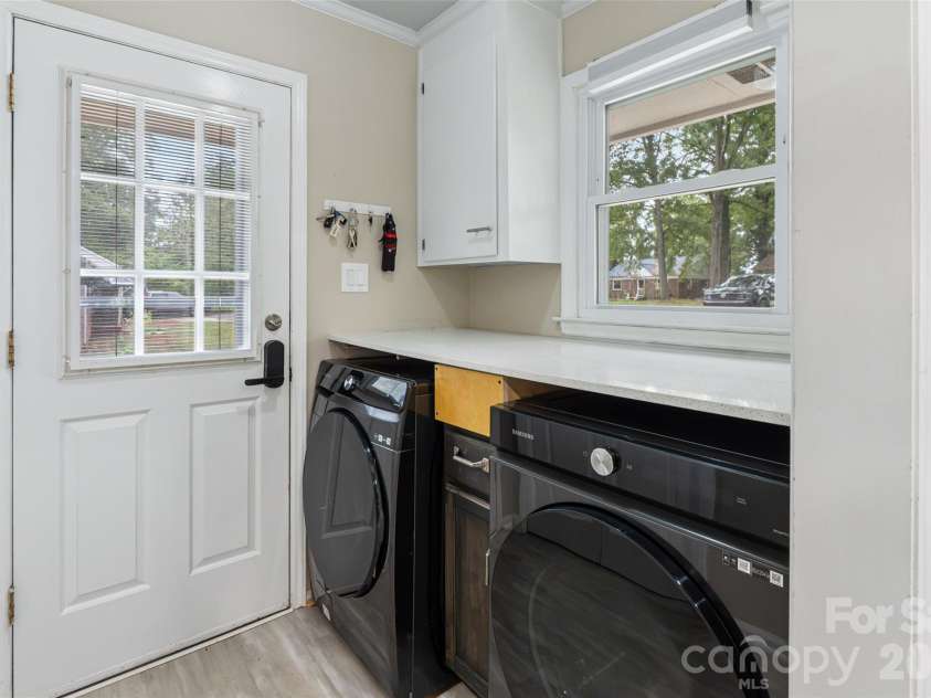 1109 Pinewood Road, Rock Hill, SC 29730.  MLS# CAR4430973, YatesRealty ID 55479. 