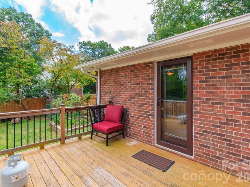 1109 Pinewood Road, Rock Hill, SC 29730.  MLS# CAR4430973, YatesRealty ID 55479. 