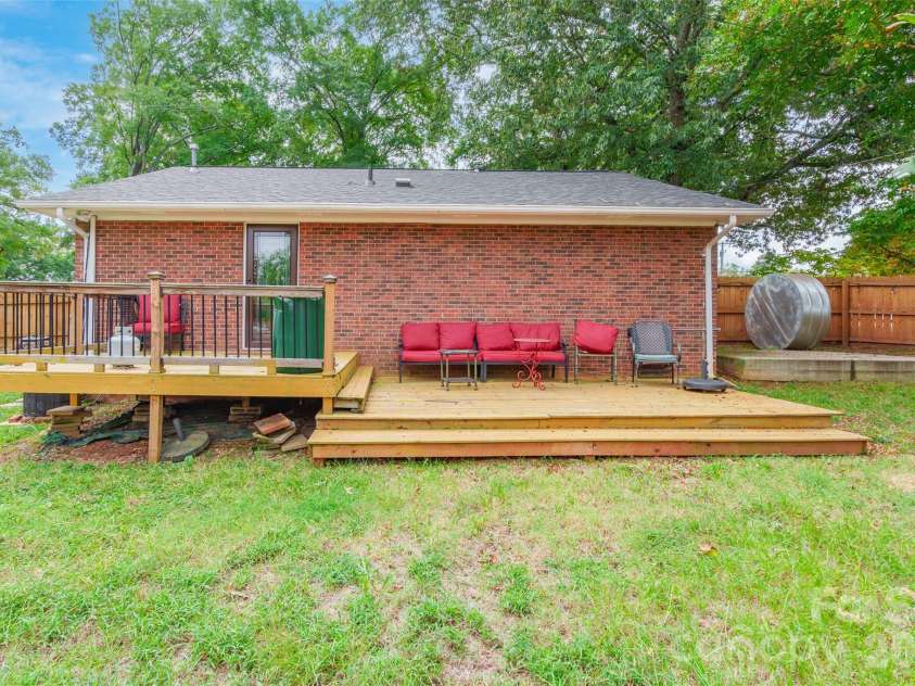 1109 Pinewood Road, Rock Hill, SC 29730.  MLS# CAR4430973, YatesRealty ID 55479. 