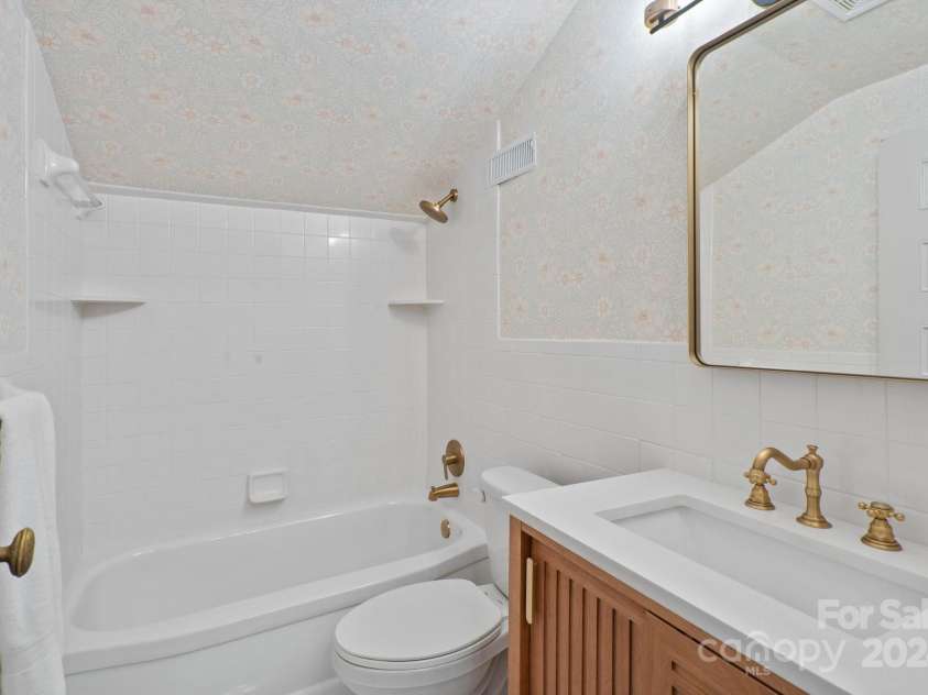 2400 Redbud Drive, Gastonia, NC 28056.  MLS# CAR4179952, YatesRealty ID 5548. 