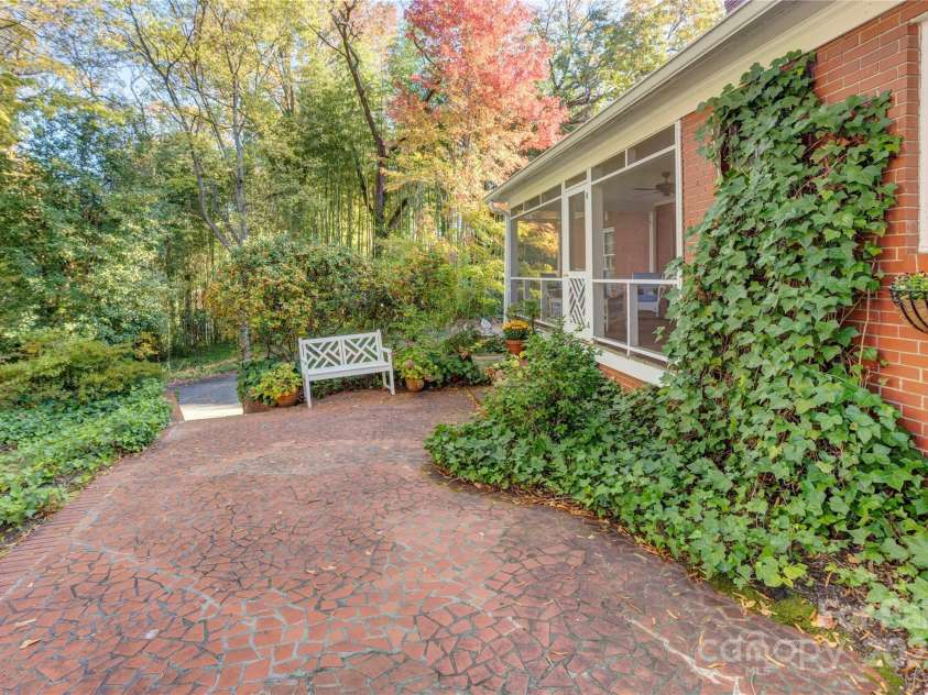 87 Edgewood Avenue, Concord, NC 28025.  MLS# CAR4317920, YatesRealty ID 5548. 