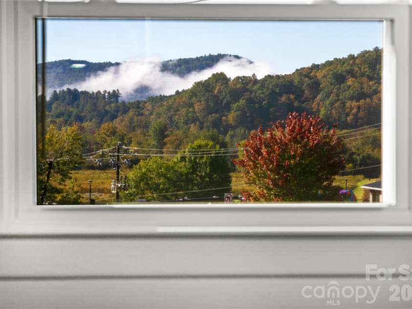 52 Elm Bend Road, Brevard, NC 28712.  MLS# CAR4430759, YatesRealty ID 55480. 