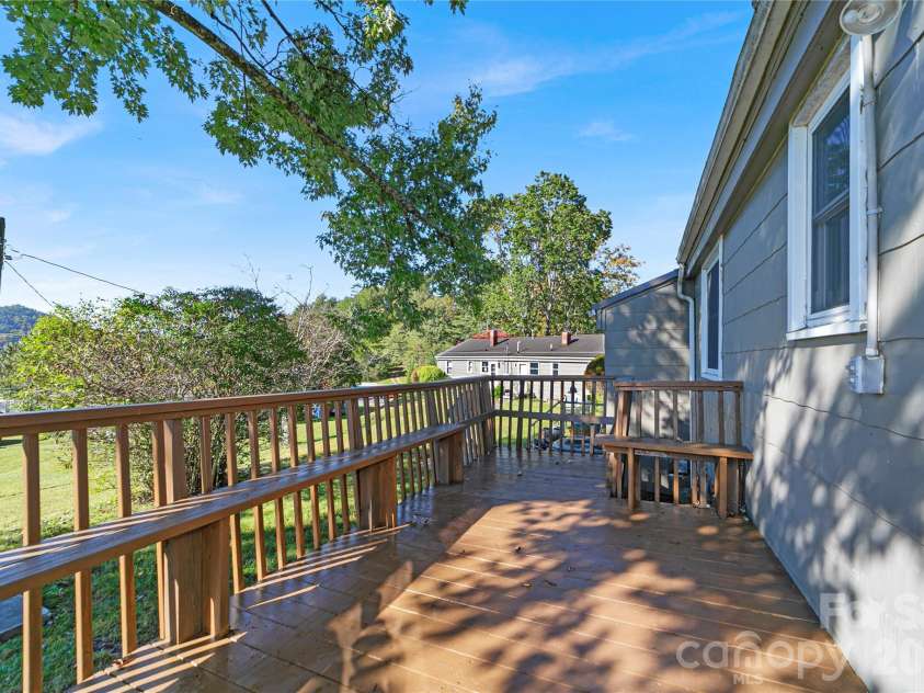 52 Elm Bend Road, Brevard, NC 28712.  MLS# CAR4430759, YatesRealty ID 55480. 