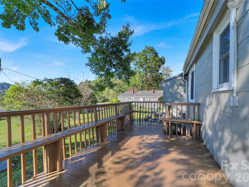 52 Elm Bend Road, Brevard, NC 28712.  MLS# CAR4430759, YatesRealty ID 55480. 