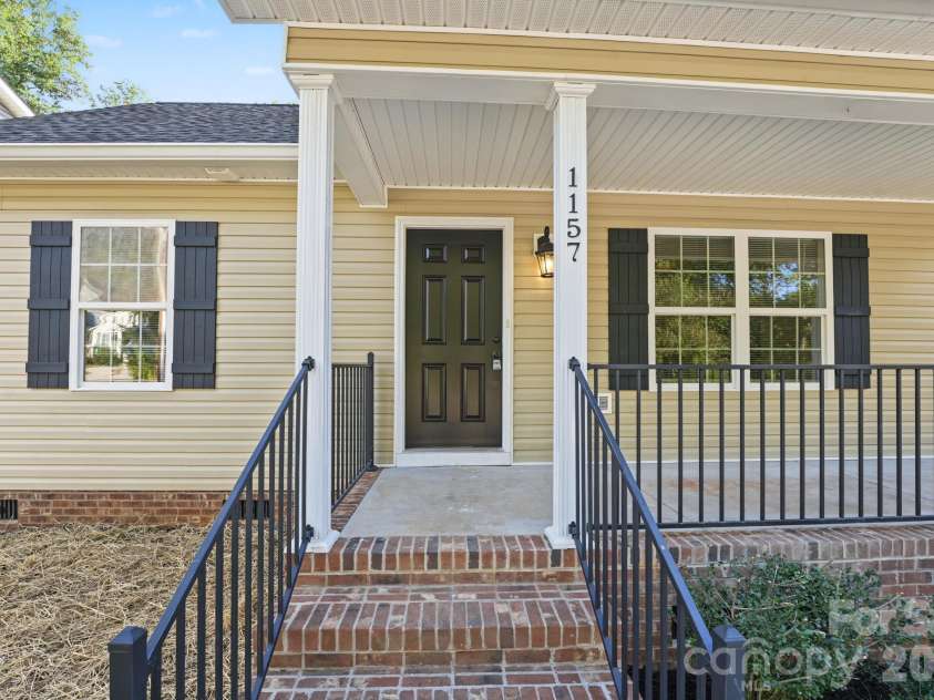 1157 Calhoun Street, Rock Hill, SC 29732.  MLS# CAR4429145, YatesRealty ID 55481. 
