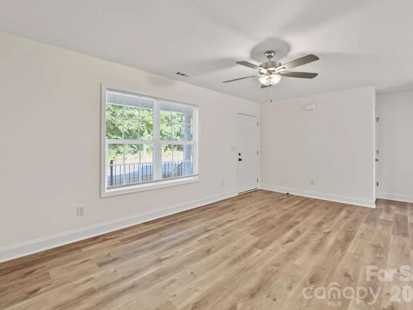 1157 Calhoun Street, Rock Hill, SC 29732.  MLS# CAR4429145, YatesRealty ID 55481. 