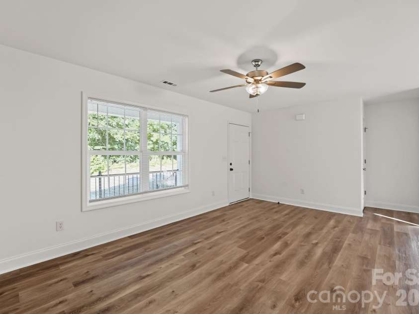 1157 Calhoun Street, Rock Hill, SC 29732.  MLS# CAR4429145, YatesRealty ID 55481. 