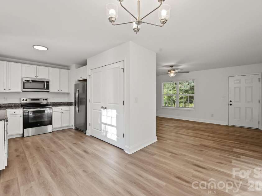 1157 Calhoun Street, Rock Hill, SC 29732.  MLS# CAR4429145, YatesRealty ID 55481. 