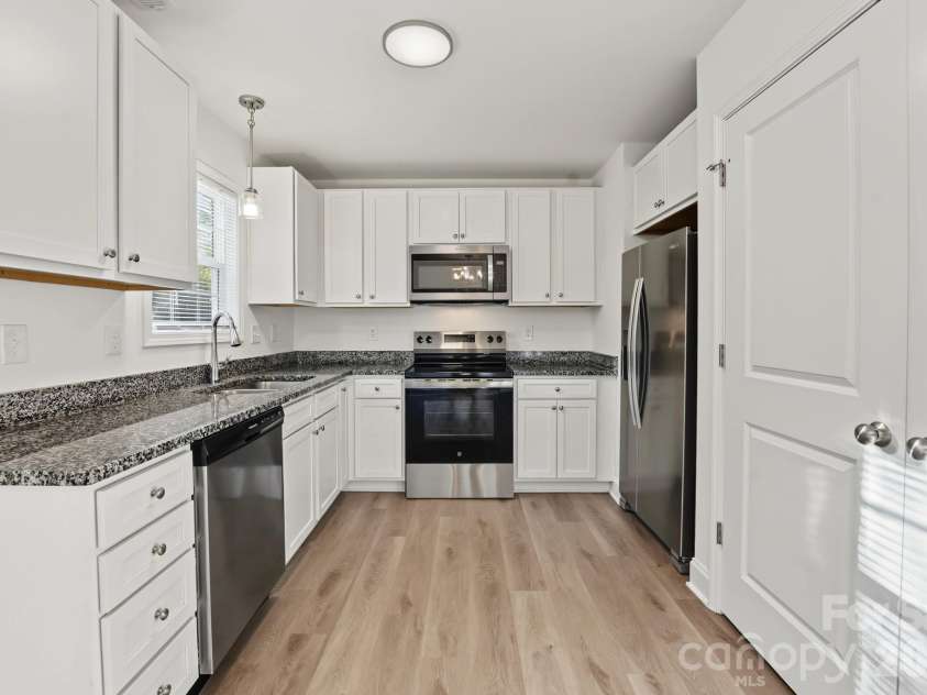1157 Calhoun Street, Rock Hill, SC 29732.  MLS# CAR4429145, YatesRealty ID 55481. 