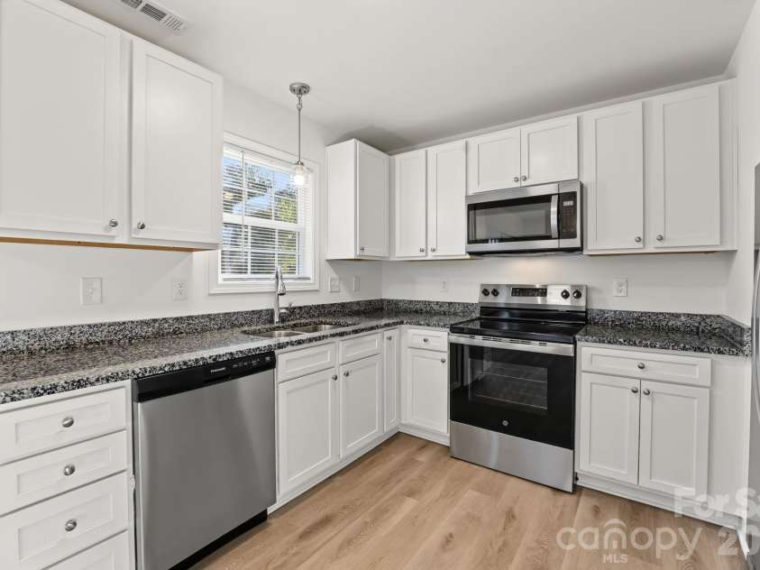 1157 Calhoun Street, Rock Hill, SC 29732.  MLS# CAR4429145, YatesRealty ID 55481. 
