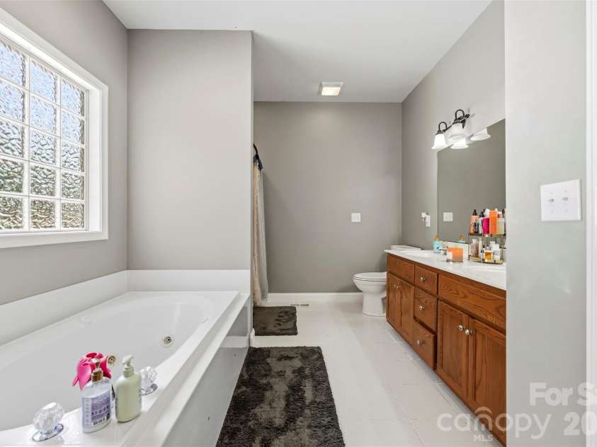 314 Hidden Creek Drive, Shelby, NC 28152.  MLS# CAR4432428, YatesRealty ID 55482. 