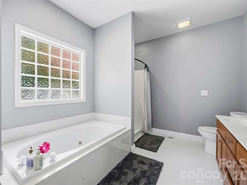 314 Hidden Creek Drive, Shelby, NC 28152.  MLS# CAR4432428, YatesRealty ID 55482. 
