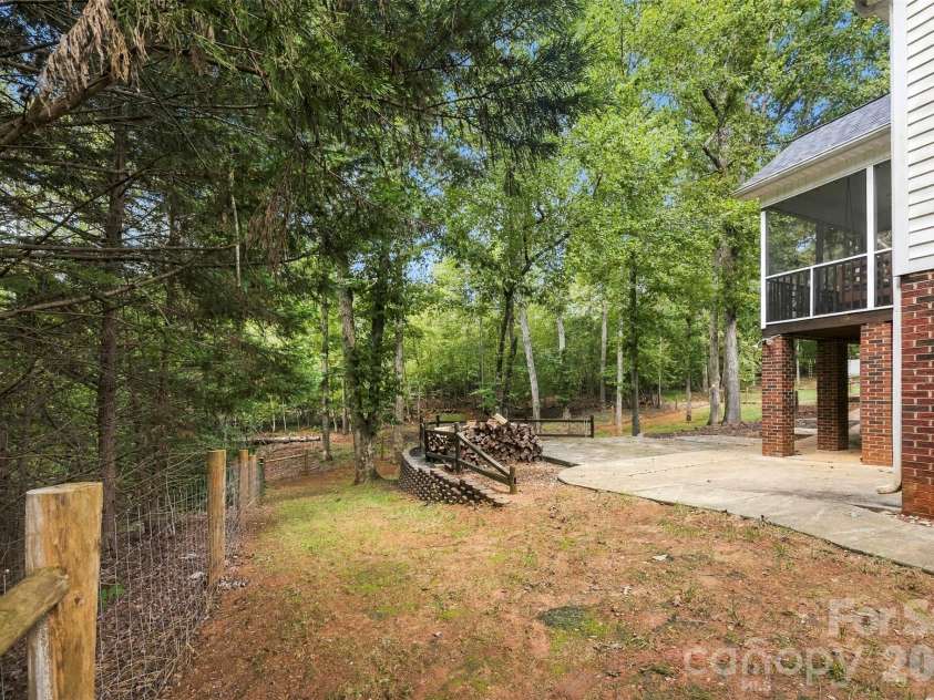 314 Hidden Creek Drive, Shelby, NC 28152.  MLS# CAR4432428, YatesRealty ID 55482. 