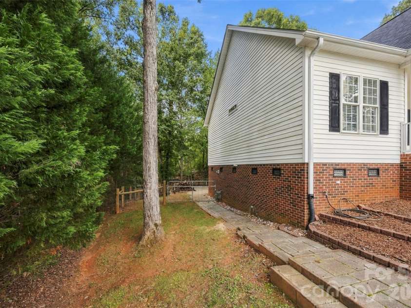 314 Hidden Creek Drive, Shelby, NC 28152.  MLS# CAR4432428, YatesRealty ID 55482. 