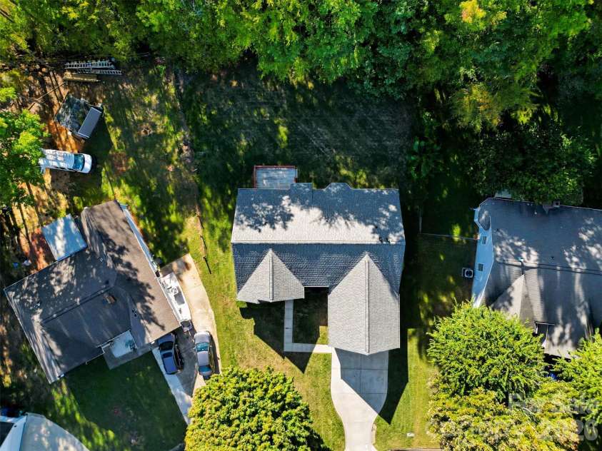11609 Long Forest Drive, Charlotte, NC 28269.  MLS# CAR4430770, YatesRealty ID 55484. Cul-de-sac location