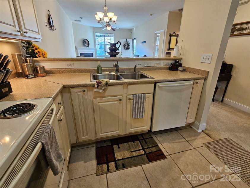 110 Henrys Glen Drive, Morganton, NC 28655.  MLS# CAR4211009, YatesRealty ID 5549. 