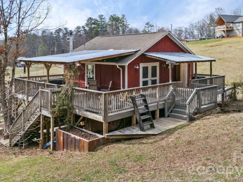 162 Pickens Road, Weaverville, NC 28787.  MLS# CAR4355116, YatesRealty ID 5549. 