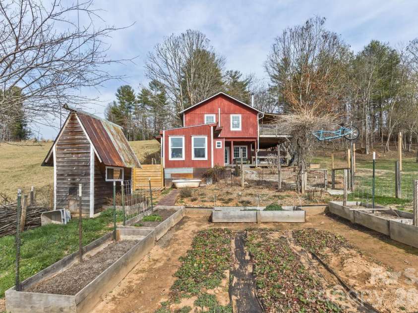 162 Pickens Road, Weaverville, NC 28787.  MLS# CAR4355116, YatesRealty ID 5549. 