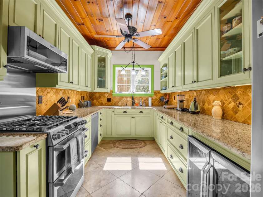 325 Tryon Bay Circle, Lake Lure, NC 28746.  MLS# CAR4432745, YatesRealty ID 55492. 