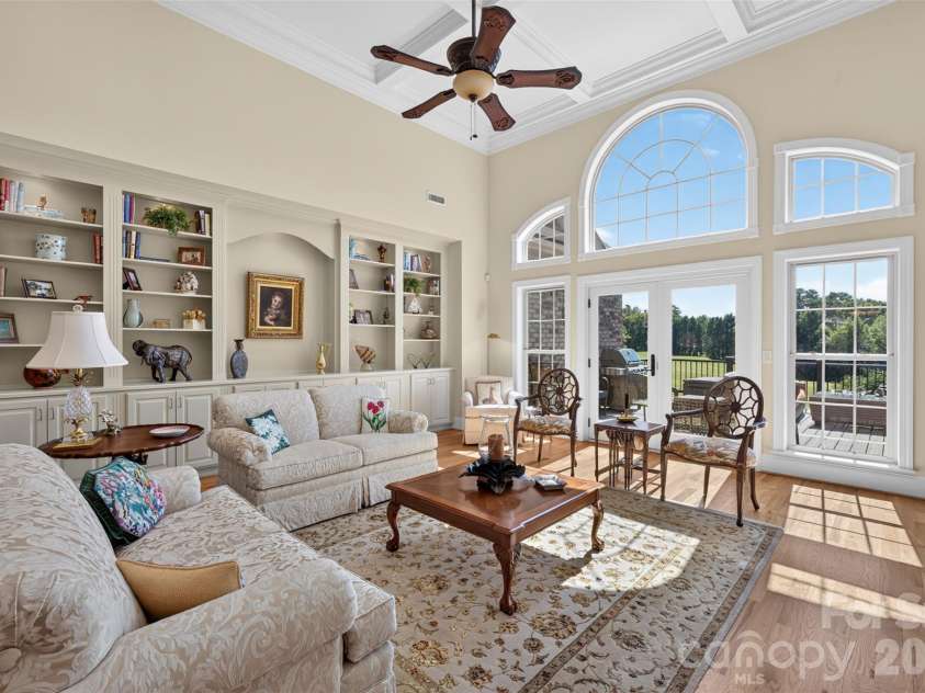 76 Divot Court, Hickory, NC 28601.  MLS# CAR4432298, YatesRealty ID 55493. 