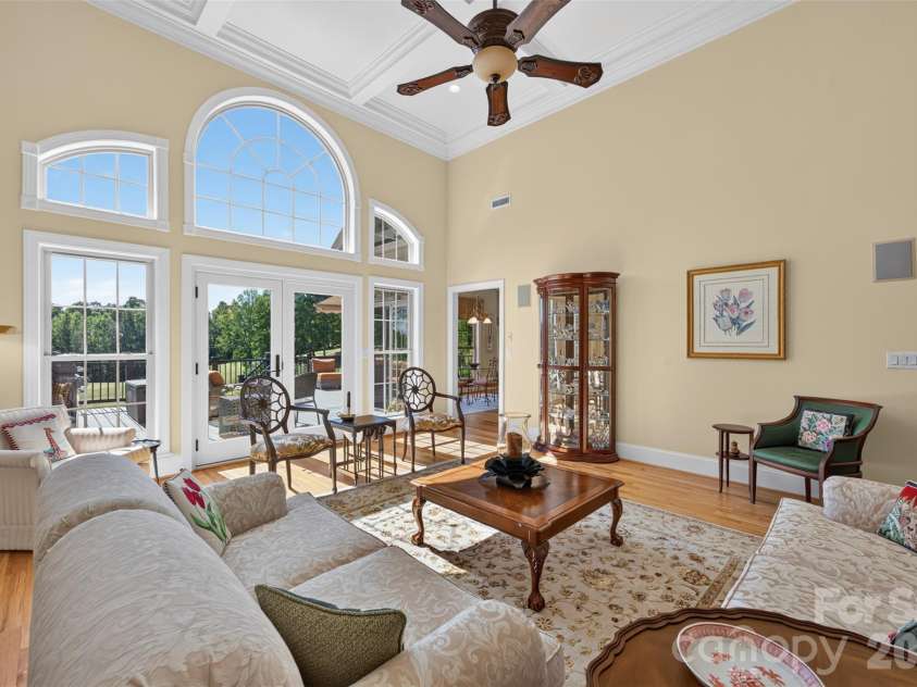 76 Divot Court, Hickory, NC 28601.  MLS# CAR4432298, YatesRealty ID 55493. 