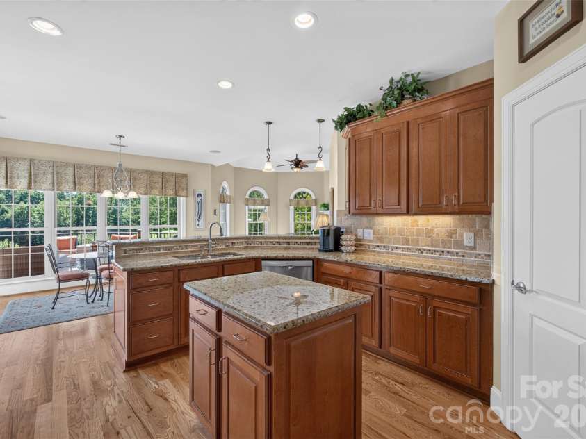 76 Divot Court, Hickory, NC 28601.  MLS# CAR4432298, YatesRealty ID 55493. 