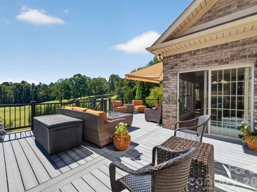 76 Divot Court, Hickory, NC 28601.  MLS# CAR4432298, YatesRealty ID 55493. 
