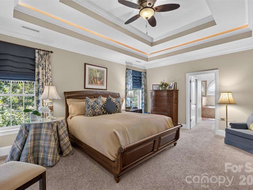 76 Divot Court, Hickory, NC 28601.  MLS# CAR4432298, YatesRealty ID 55493. 
