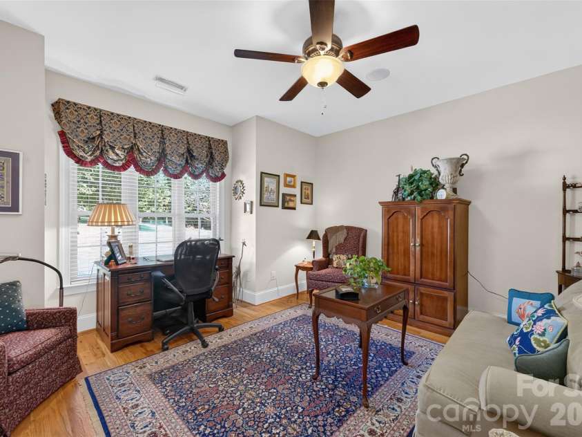 76 Divot Court, Hickory, NC 28601.  MLS# CAR4432298, YatesRealty ID 55493. 