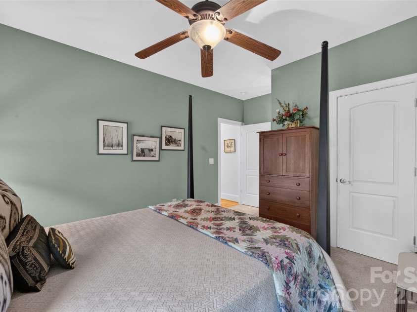 76 Divot Court, Hickory, NC 28601.  MLS# CAR4432298, YatesRealty ID 55493. 