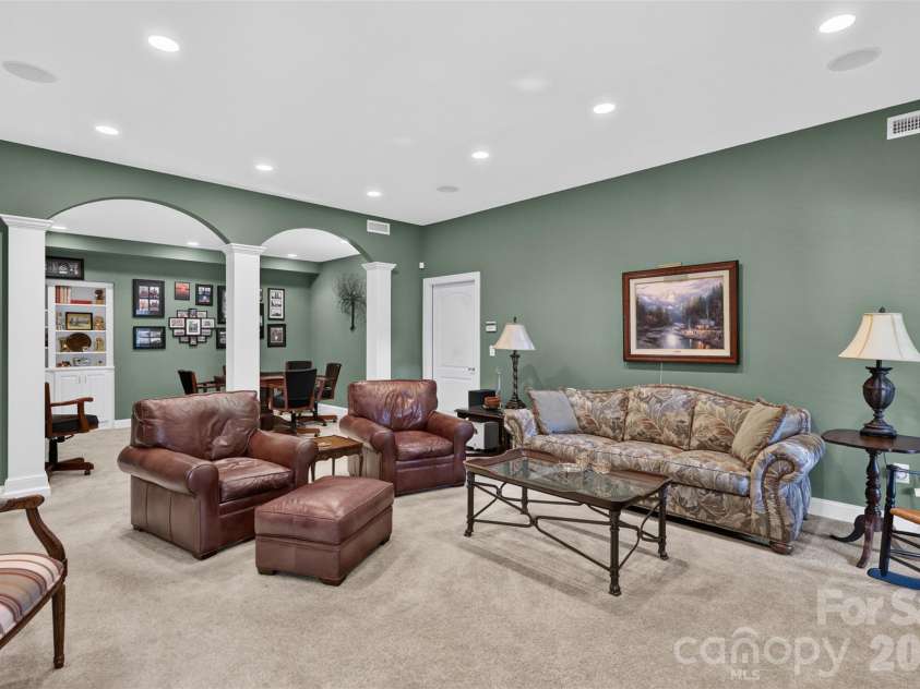 76 Divot Court, Hickory, NC 28601.  MLS# CAR4432298, YatesRealty ID 55493. 