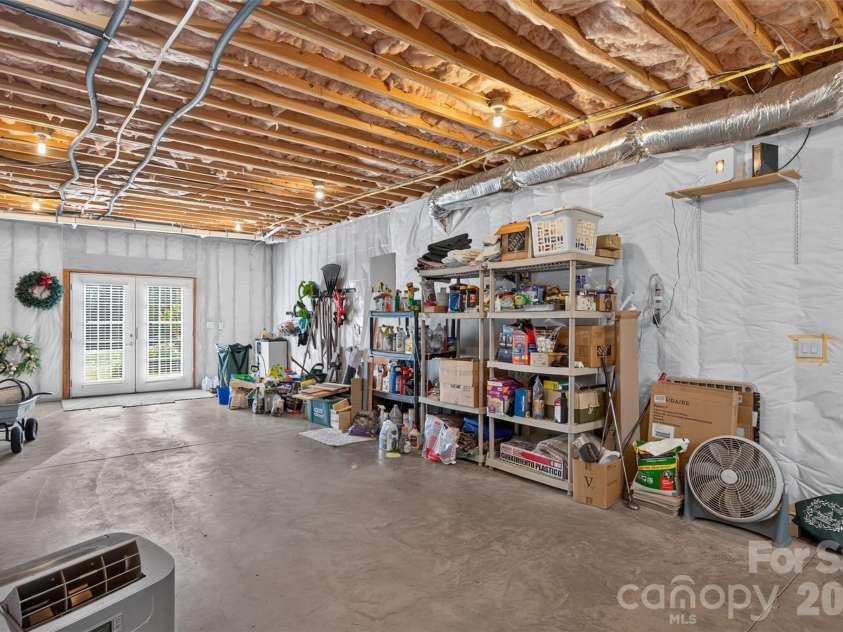 76 Divot Court, Hickory, NC 28601.  MLS# CAR4432298, YatesRealty ID 55493. 