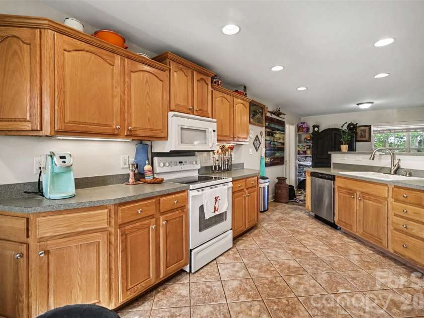 3634 New Town Road, Waxhaw, NC 28173.  MLS# CAR4430753, YatesRealty ID 55497. 
