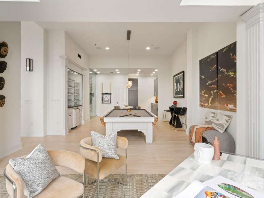 127 Tryon Street, Charlotte, NC 28202.  MLS# CAR4240229, YatesRealty ID 5550. 