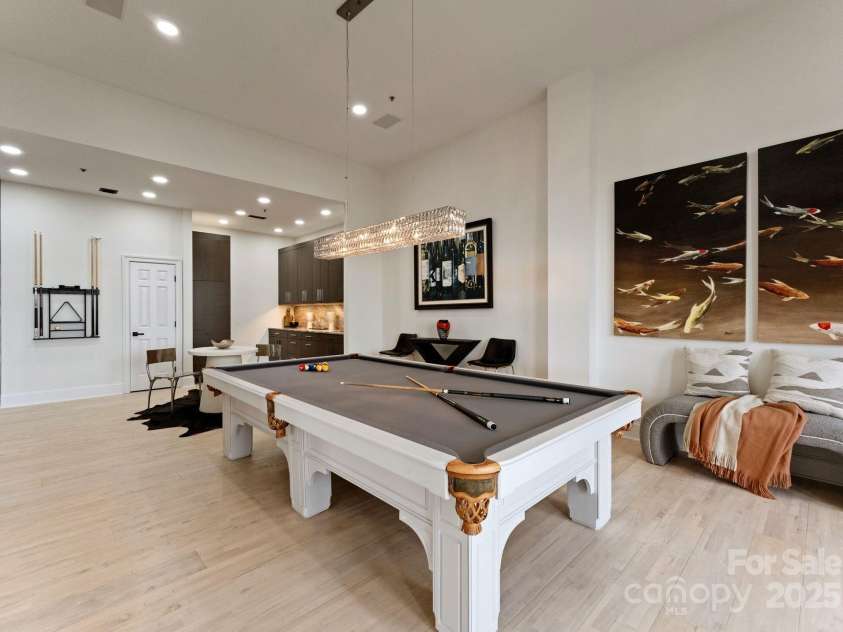 127 Tryon Street, Charlotte, NC 28202.  MLS# CAR4240229, YatesRealty ID 5550. 