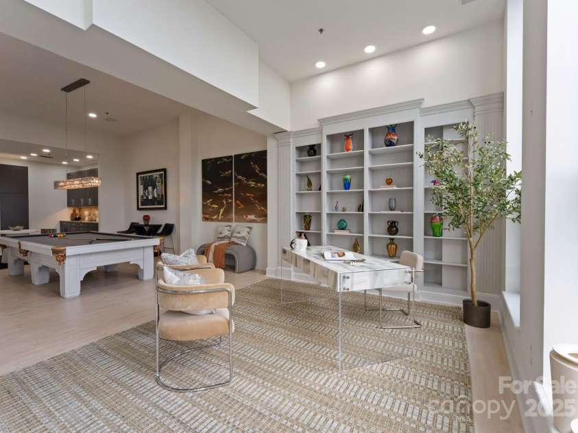 127 Tryon Street, Charlotte, NC 28202.  MLS# CAR4240229, YatesRealty ID 5550. 