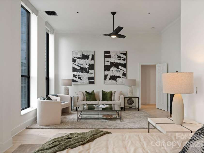 127 Tryon Street, Charlotte, NC 28202.  MLS# CAR4240229, YatesRealty ID 5550. 