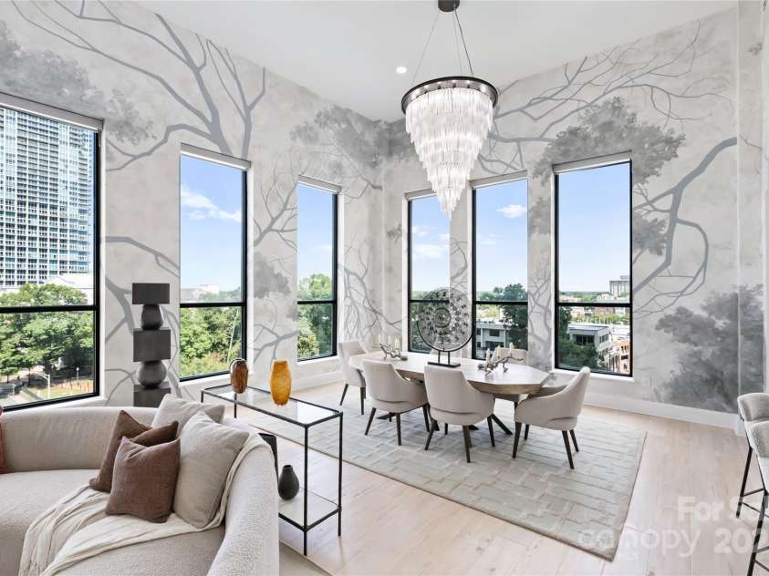 127 Tryon Street, Charlotte, NC 28202.  MLS# CAR4308165, YatesRealty ID 5550. 