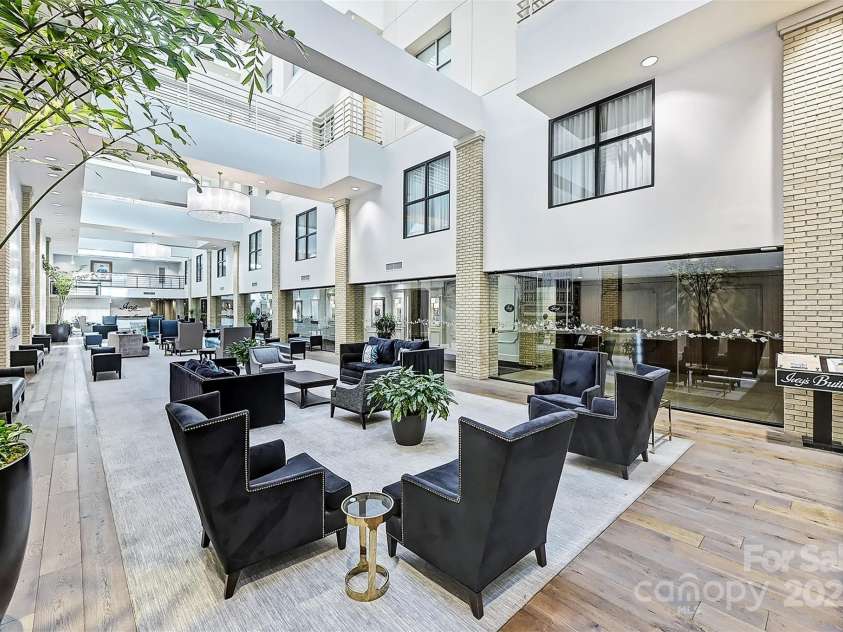 127 Tryon Street, Charlotte, NC 28202.  MLS# CAR4311876, YatesRealty ID 5550. 