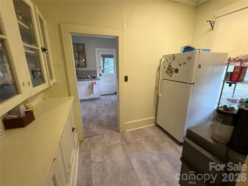 44 Academy Avenue, Concord, NC 28025.  MLS# CAR4432775, YatesRealty ID 55503. Butlers pantry.